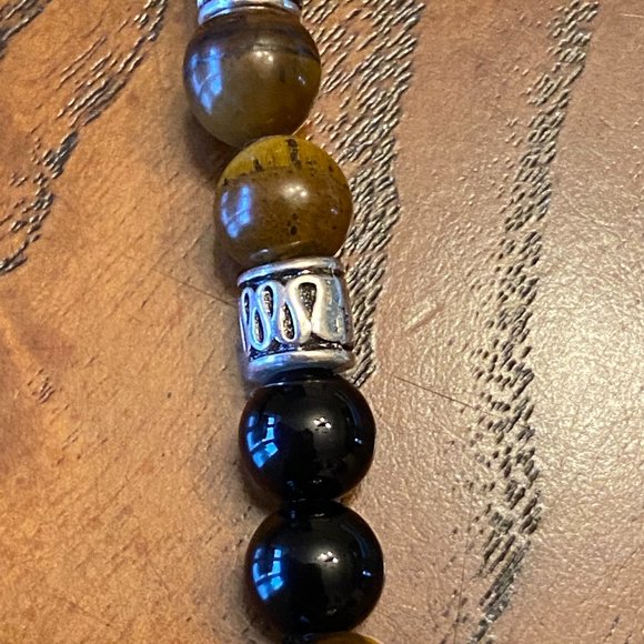 Stylish Handmade Beaded Necklace - Picture 10 of 11